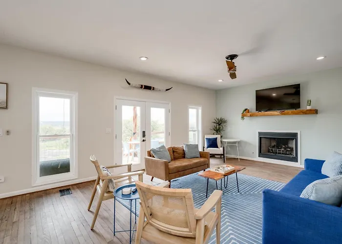 Lake Beach Access & Views, 5Kings!